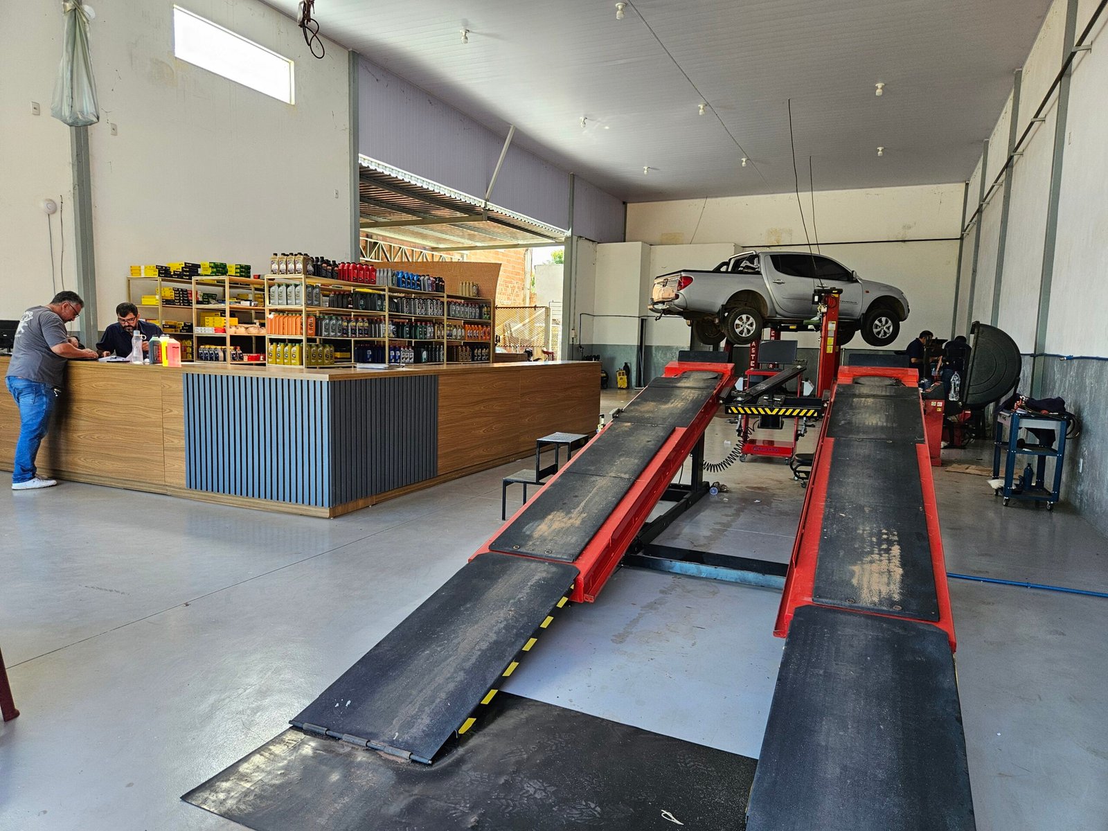 Hertin Auto Center & Troca de Óleo​ interior